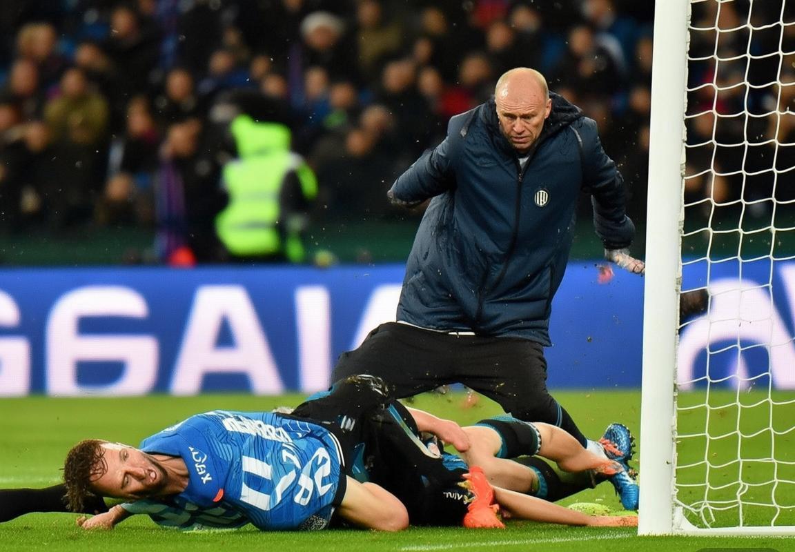 国际米兰欧冠米兰德比连败，齐沃战术受质疑，劳塔罗·马丁内斯陷进球荒